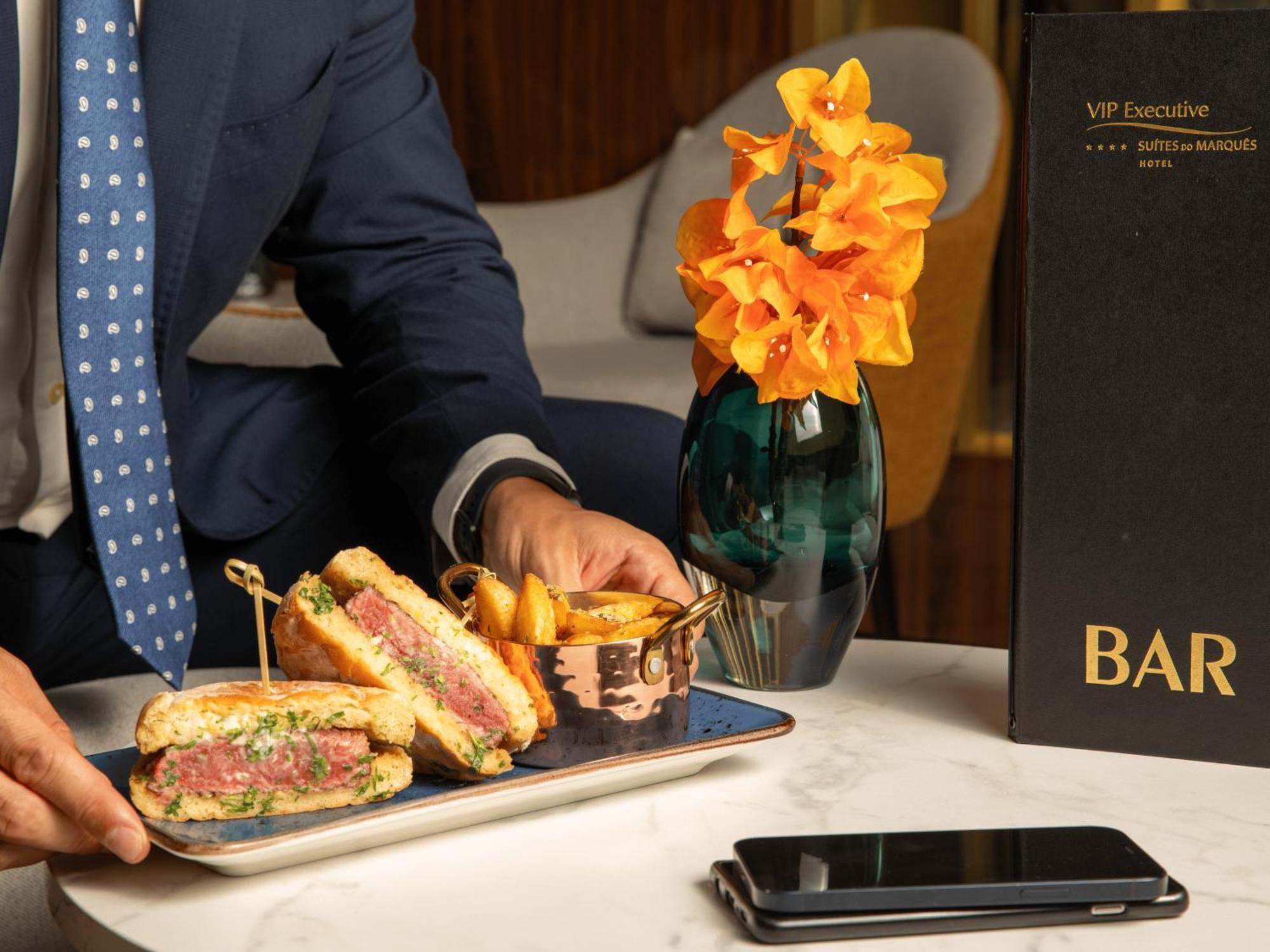 Vip Executive Suites Do Marques Hotel Lisbona Esterno foto